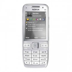 Nokia E52 White Navi + Držák do auta + 2GB Paměťová Karta